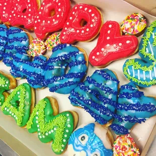 food, dough desserts, donuts