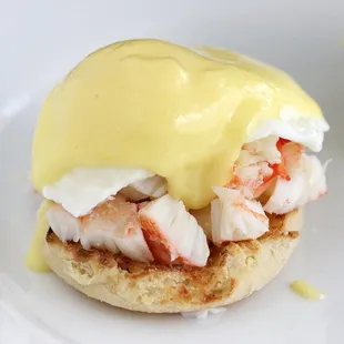 a lobster benedict on a english muffin