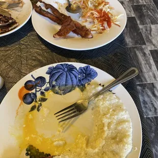 I order the over easy eggs, grits and crispy bacon.