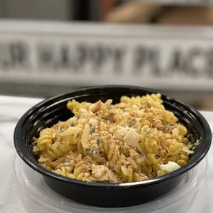 a bowl of macaroni and cheese