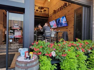 Tavern On 6th