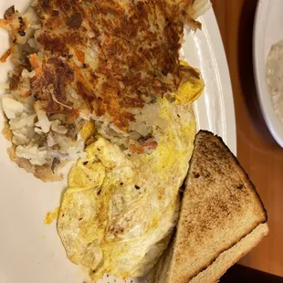 Omelette and hash brown