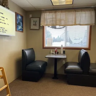 Corner booth