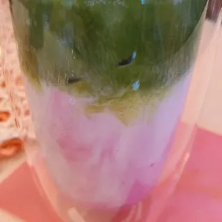 Organic Dragon Fruit Matcha Latt