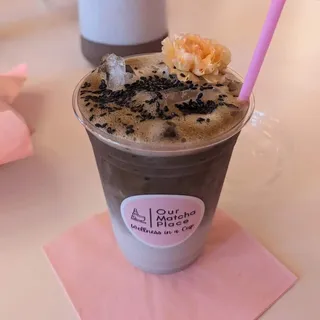 Black Sesame Hojicha Latt (decaf matcha)