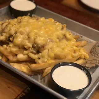 CHILI MAC FRIES