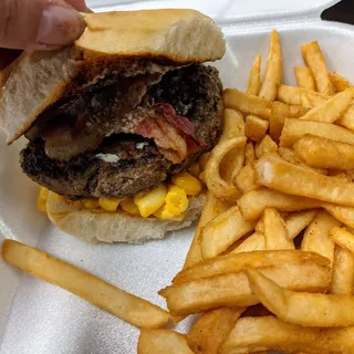 MAC & CHEESE BURGER