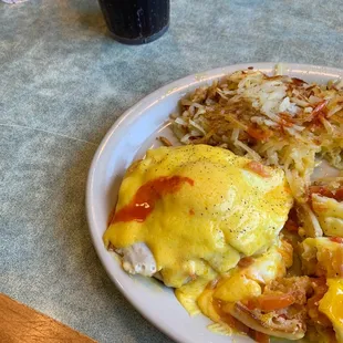 Eggs Benedict with tomato