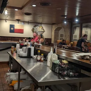 sushi and sashimi, interior