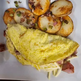 an omelet and potatoes