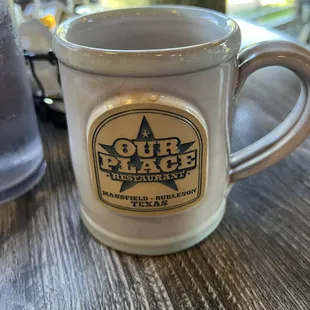 Love the hearty mugs, they keep the coffee warm.