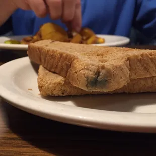 Gave us moldy toast.