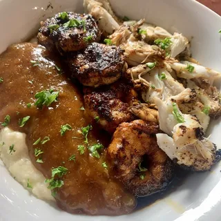 Crab/Shrimp and Grits