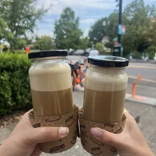 honey latte (left) vanilla chai with cinnamon on the top (right)