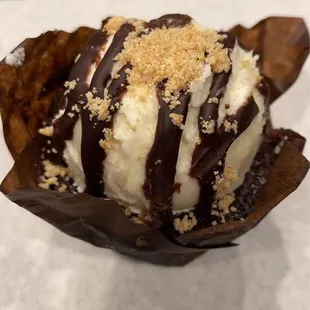 S&apos;mores cupcake
