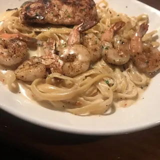 Queensland Chicken & Shrimp Pasta