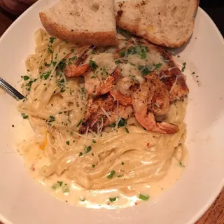 Queensland Chicken & Shrimp Pasta