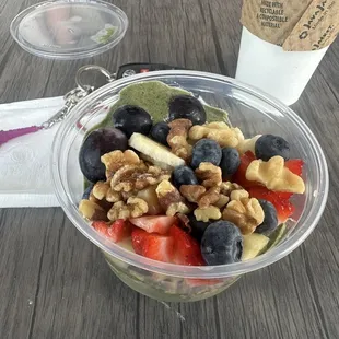 Green bowl, almond cappuccino.