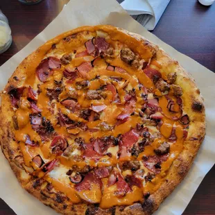 Longhorn pizza 10&apos;