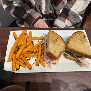healthy fresh sandwich with sweet potato fries