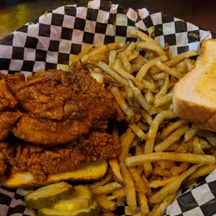 Yeeeaaassss ... Nashville Hot Chicken! Very worthy of the name!