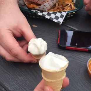 dessert, food