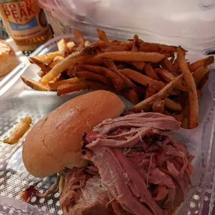 Pit sandwich: Pull pork with fries