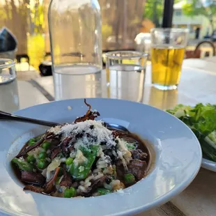 Spring risotto with salad