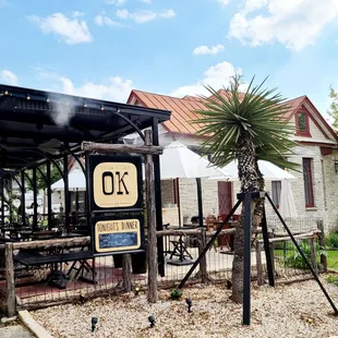 Outlaw Kitchens and patio dining