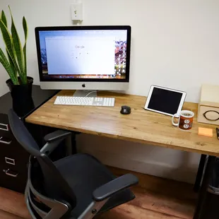 Desk in the Dedicated Desk office at Outlet Coworking