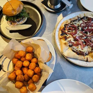 Sweet potato tots ; Pizza ; Burger