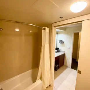 King  |  Tub &amp; Toilet  |  04.28.23