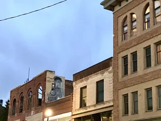 Victor Hotel