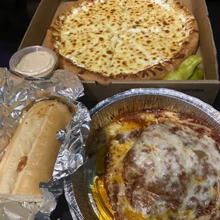 White pizza and lasagna