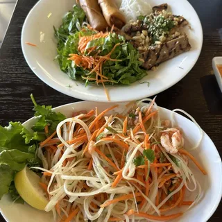 32. grilled slices of pork combo plate