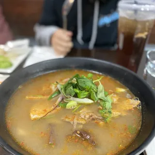 20. spicy traditional vietnamese pork & beef noodle soup