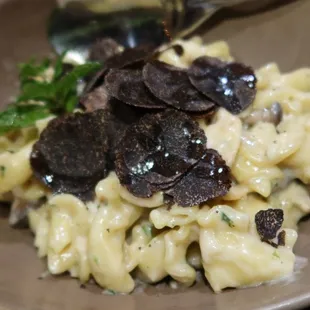 truffle pasta is BUSSIN  stephie.ngos.food