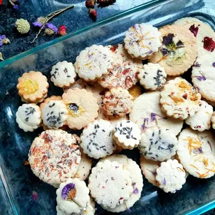 Vegan "flower power" sugar cookies.