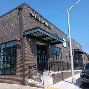 Ovenbird bakery from the sidewalk