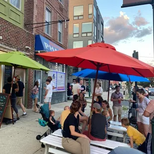 Sidewalk seating and umbrellas