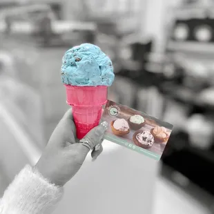 Cookie Monster @whaevaeats