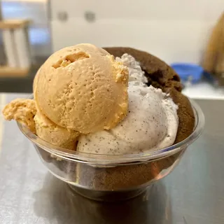 Cookies n Cream Cookie CUP with Mint Chip ice cream