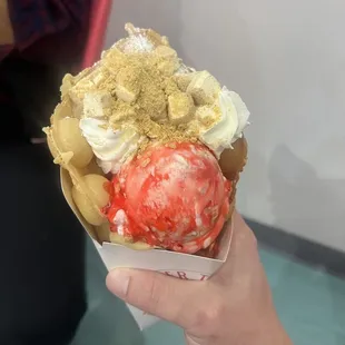 Strawberry Cheesecake Ice Cream Bubble Waffle