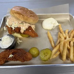 chicken wings, chicken wings and fried chicken, bbq chicken, fried chicken, chicken, fried chicken wings, poultry, bbq wings, food