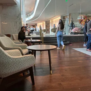 Front entrance no ramp