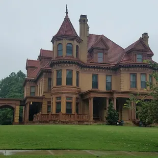 Wear your shirt Overholster. This is not an open carry City