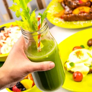 Green Juice Cleanser (apple, romaine, spinach, kale, ginger, lime, &amp; cilantro)