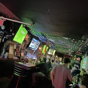 The bar with 3 great tvs