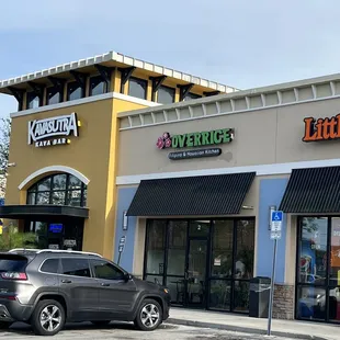 the outside of a restaurant