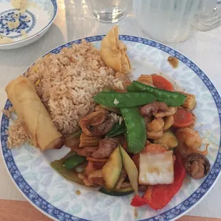 Happy Family Lo Mein